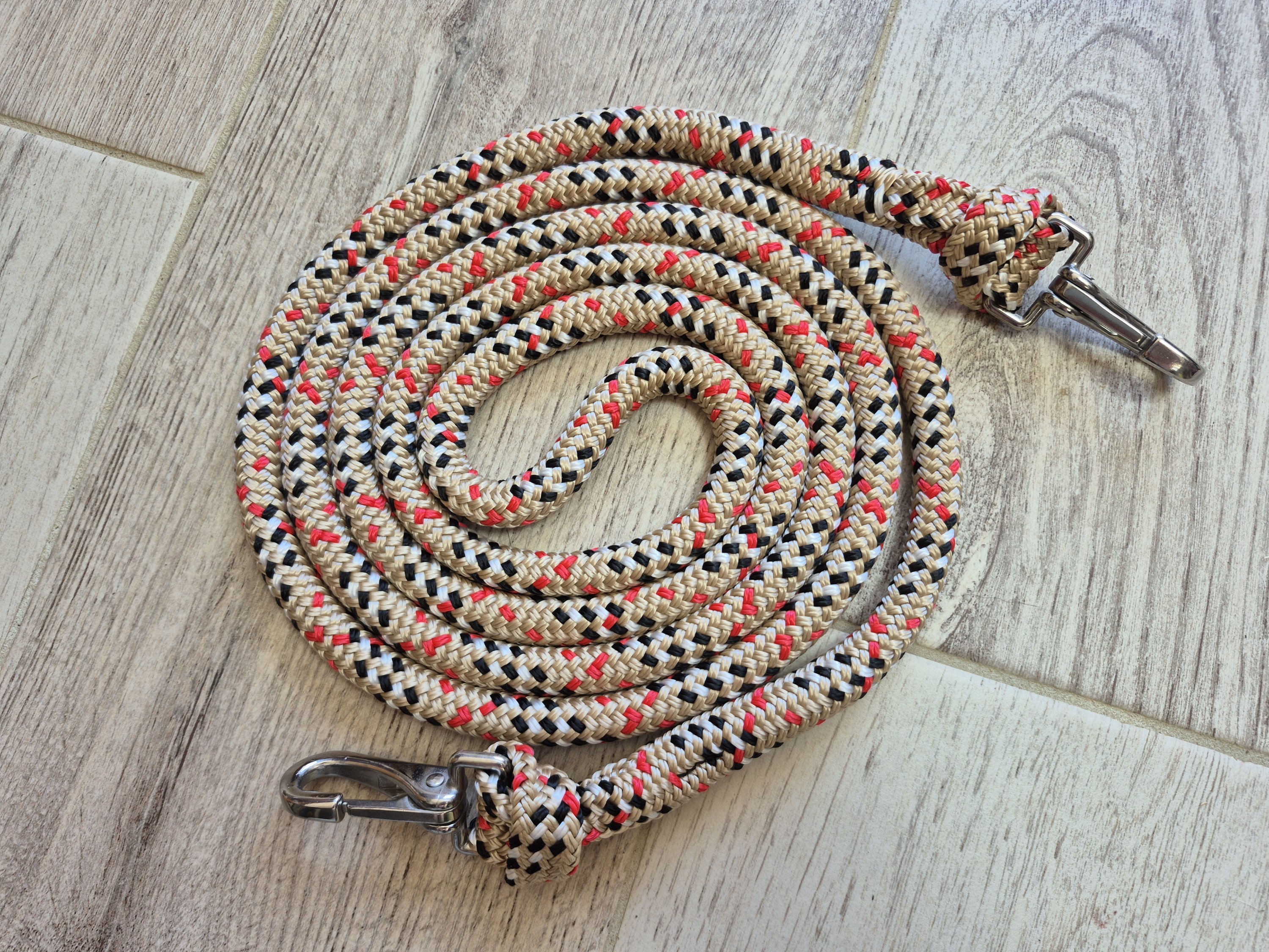 Rênes 2,50 mètres beige rouge noir et blanc